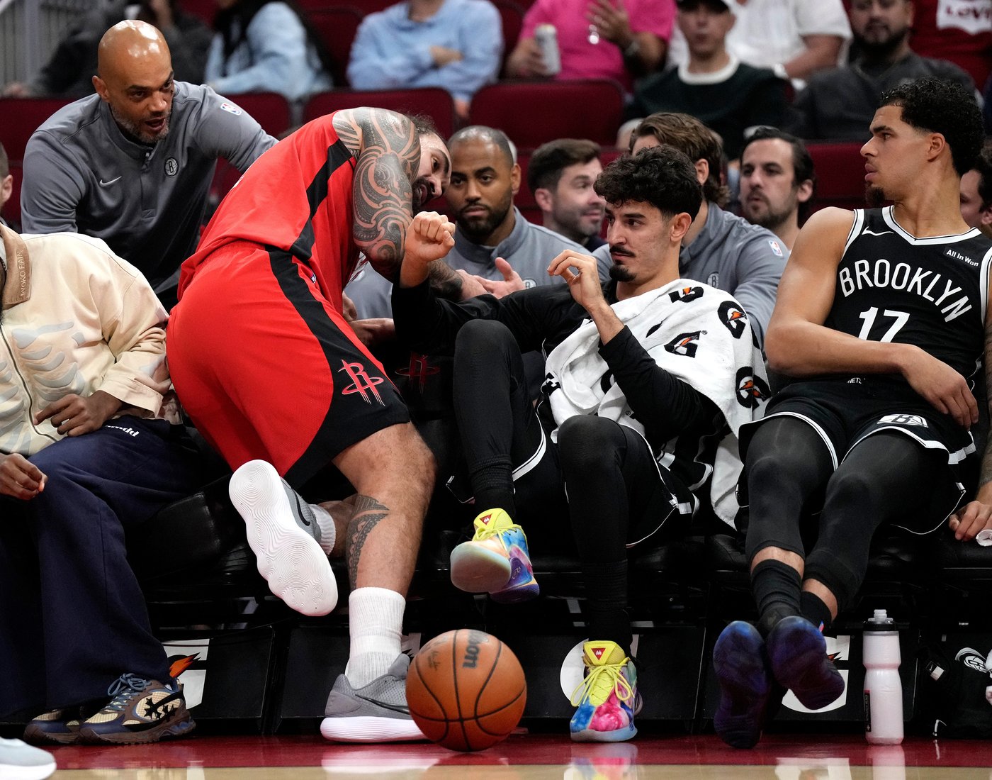 Rockets rout the winless Nets 137-109 for their first victory of the season | iNFOnews.ca Rockets rout the winless Nets 137-109 for their first victory of the season | iNFOnews.ca