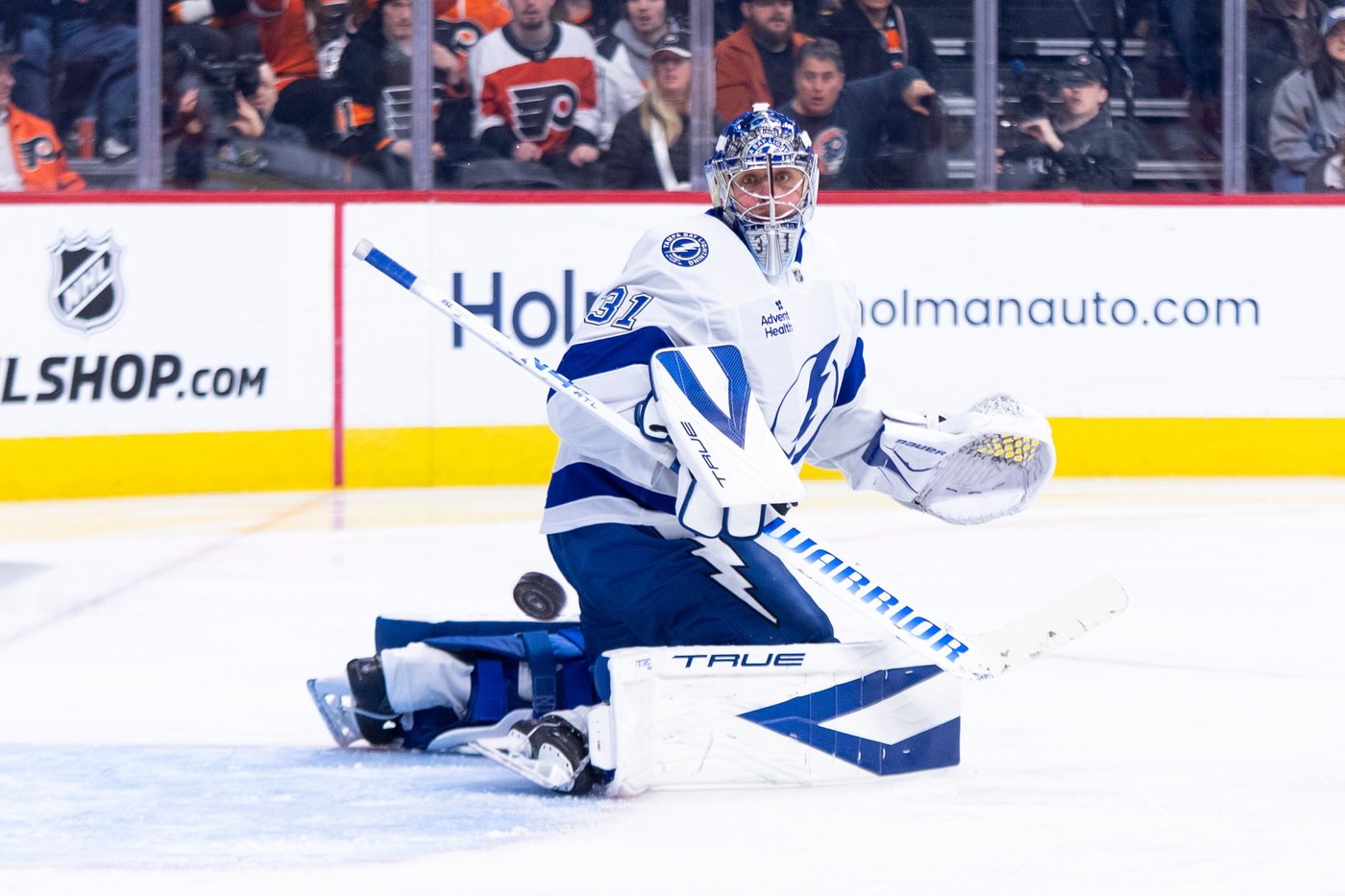 Lightning beat Flyers for 10th straight win as Cooper notches 600th win | iNFOnews.ca