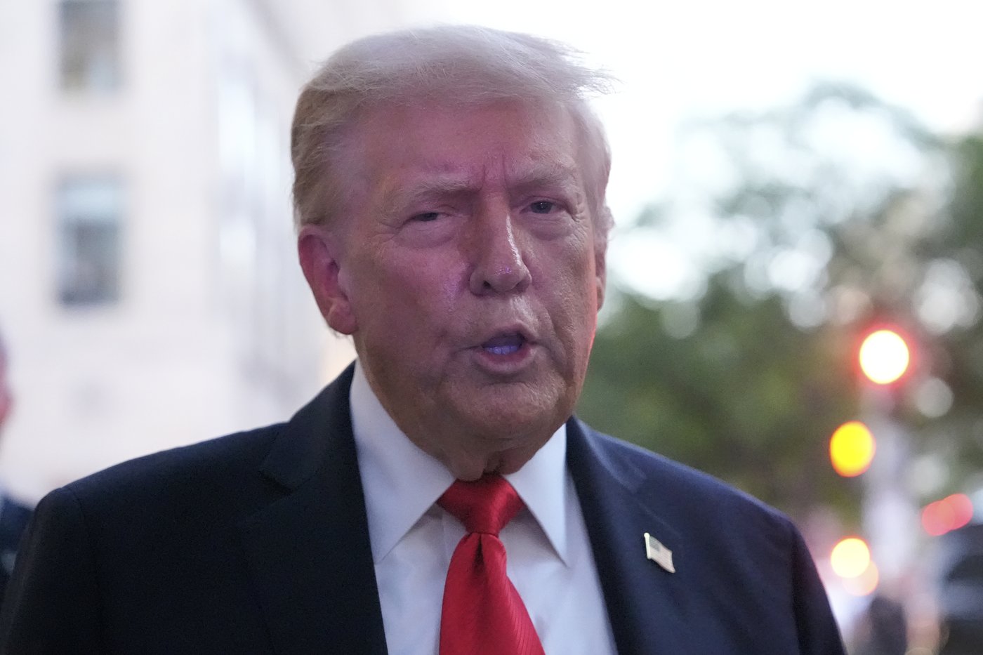 Trump offers ambiguous initial response to Russian drone incursion into Poland's airspace | iNFOnews.ca
