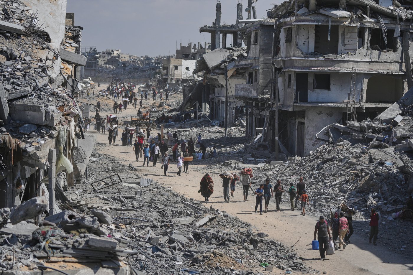 The Latest: Tens of thousands of Palestinians in Gaza return north as ceasefire takes effect | iNFOnews.ca