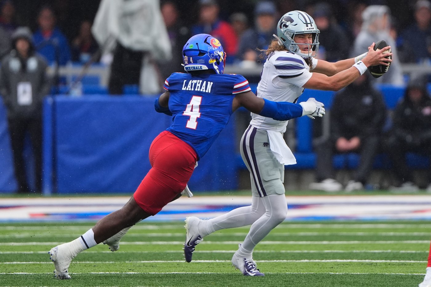 Kansas State beats Kansas 42-17 for 17th straight Sunflower Showdown win | iNFOnews.ca Kansas State beats Kansas 42-17 for 17th straight Sunflower Showdown win | iNFOnews.ca