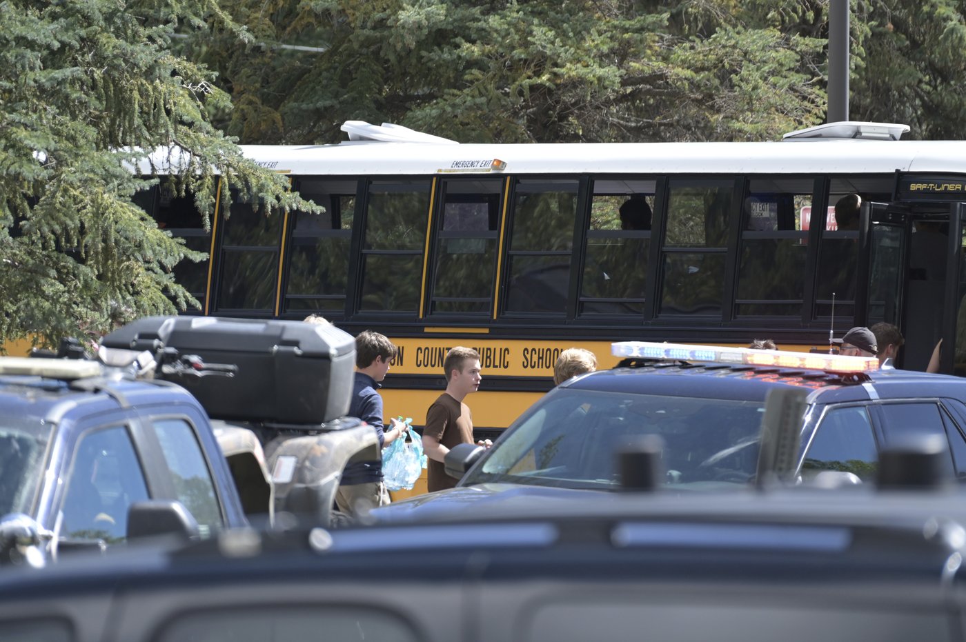 Authorities say a student is dead after shooting 2 peers and then himself at Colorado high school | iNFOnews.ca