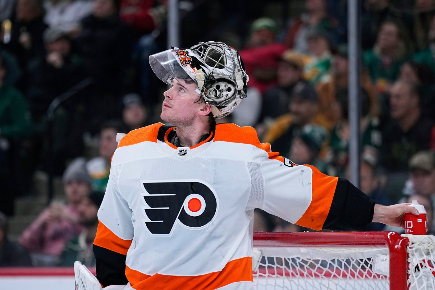 Carter Hart is signing a 2-year, $4 million contract with the Golden Knights | iNFOnews.ca Carter Hart is signing a 2-year, $4 million contract with the Golden Knights | iNFOnews.ca