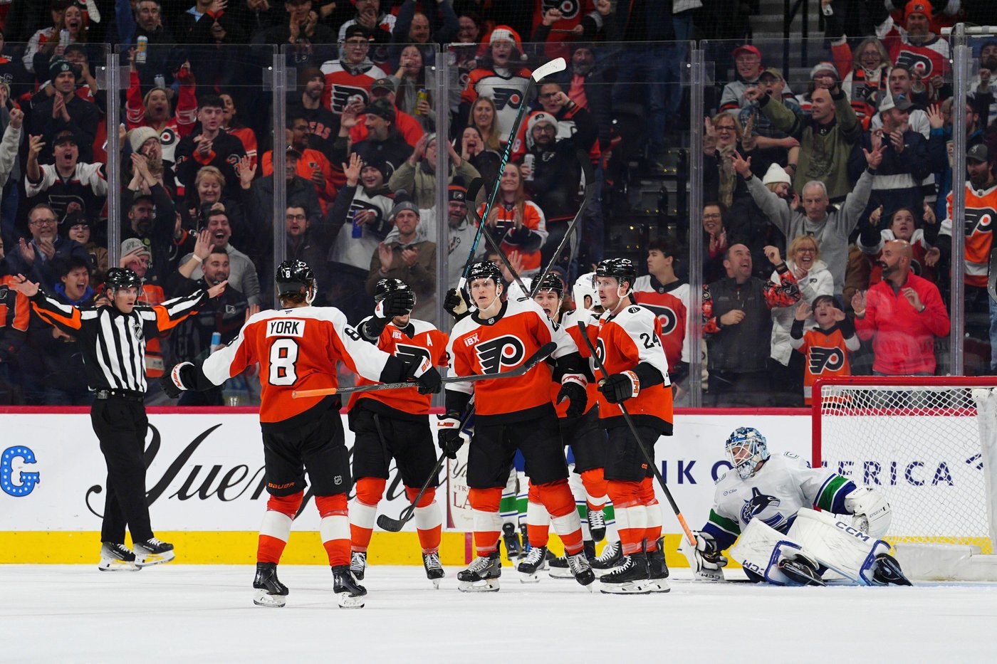 Grebenkin, Grundstrom lead Flyers to 5-2 win over Canucks | iNFOnews.ca