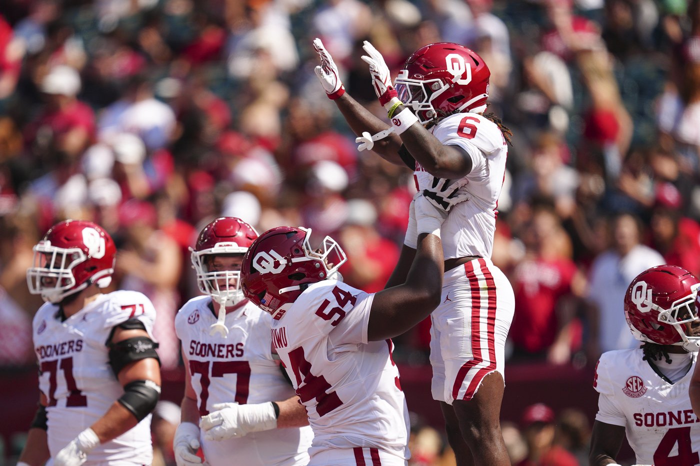 No. 13 Oklahoma dominates Temple 42-3, Mateer shines with 281 yards passing and a 51-yard rushing TD | iNFOnews.ca
