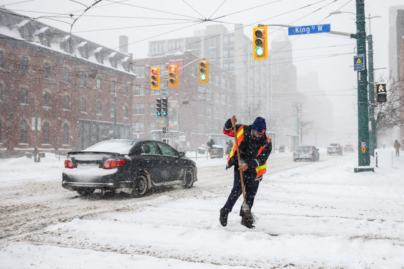 Heavy snowstorm and frigid temperatures prompt flight cancellations and delays | iNFOnews.ca
