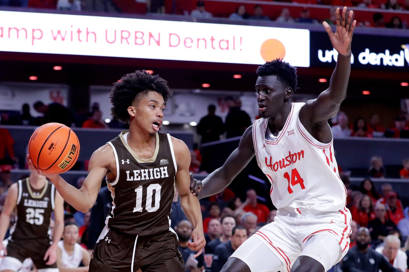 Sampson earns 800th win as No. 2 Houston beats Lehigh 75-57 | iNFOnews.ca Sampson earns 800th win as No. 2 Houston beats Lehigh 75-57 | iNFOnews.ca