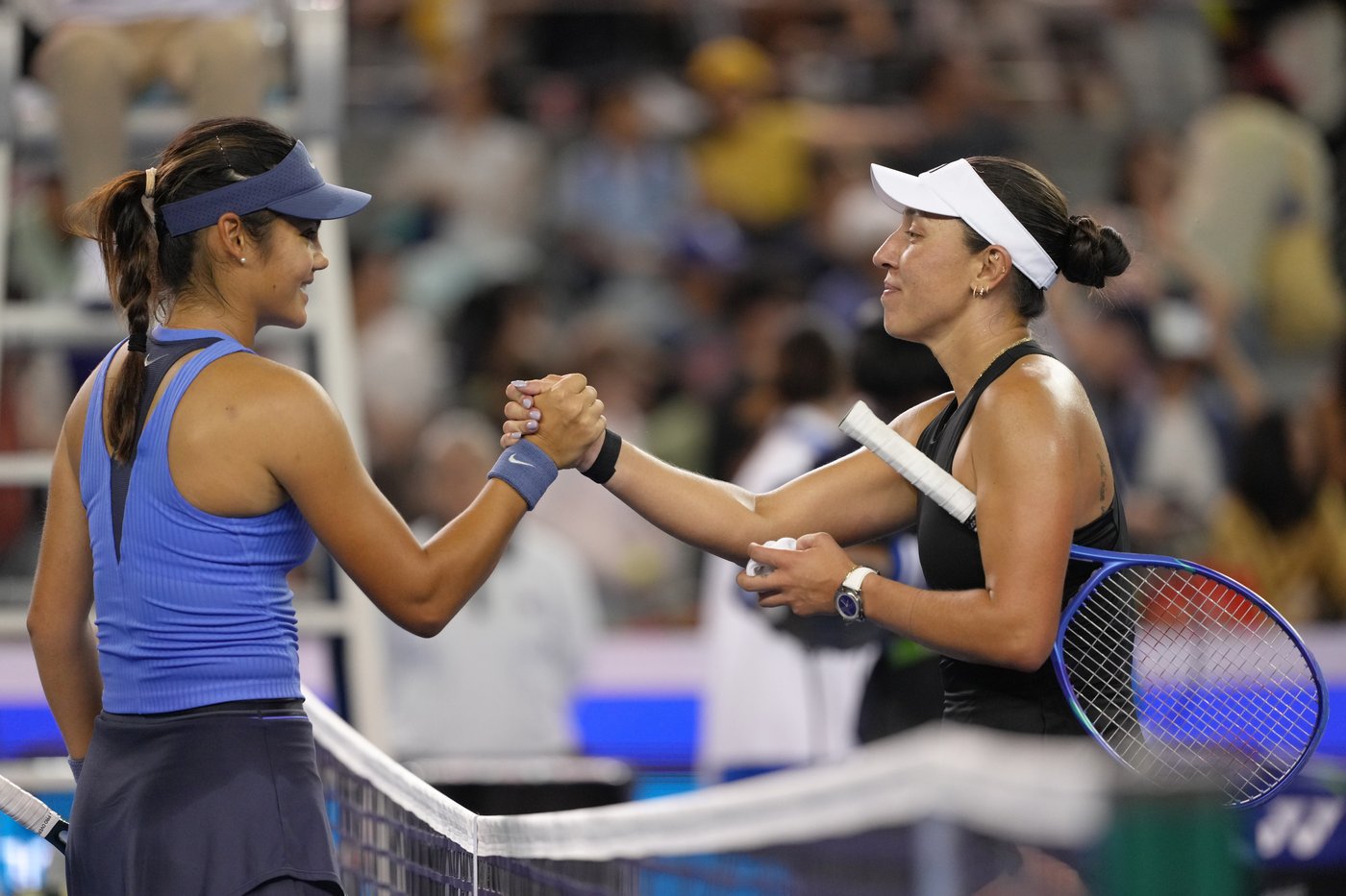 Swiatek wins 400th career match, advances to China Open fourth round. Alcaraz reaches final in Japan | iNFOnews.ca