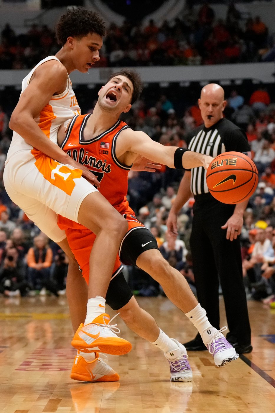 No. 14 Illinois beats No. 13 Tennessee 75-62 in Music City Madness | iNFOnews.ca No. 14 Illinois beats No. 13 Tennessee 75-62 in Music City Madness | iNFOnews.ca
