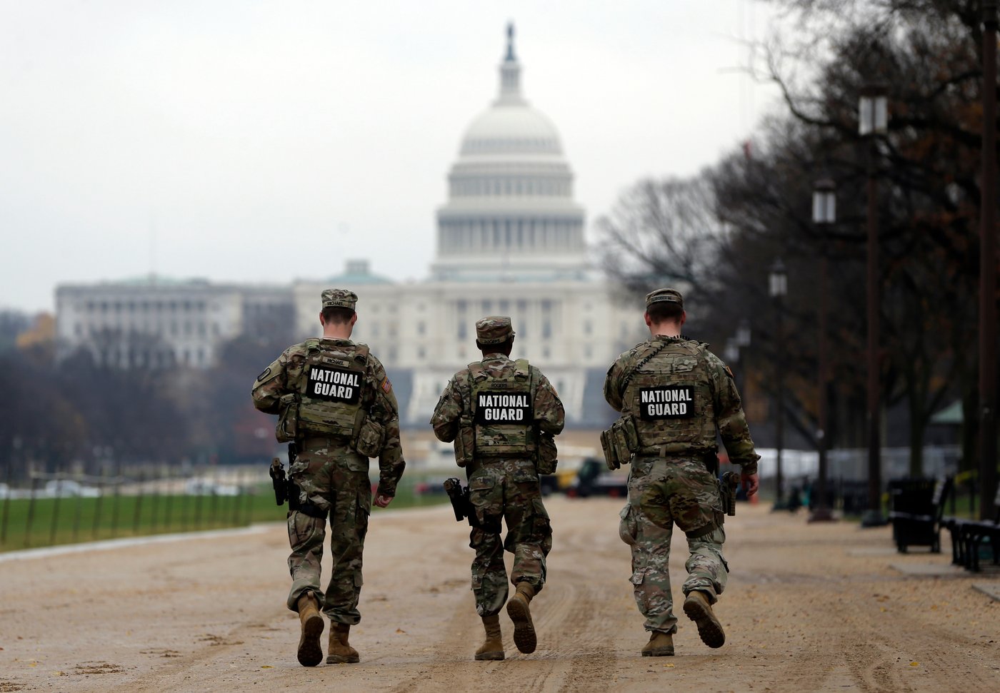 Photos from the scene where 2 National Guard members were shot near the White House | iNFOnews.ca