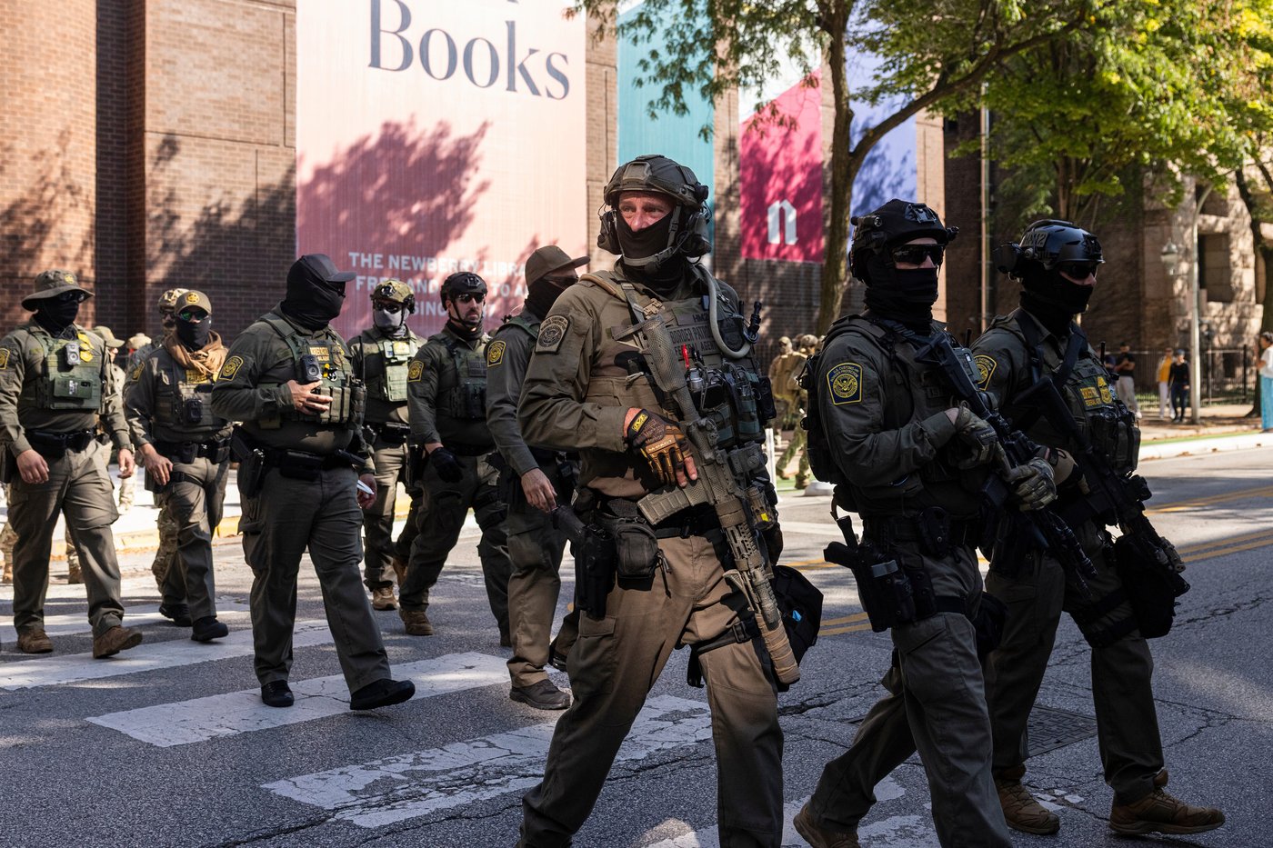 Illinois governor says troops could be deployed to Chicago as immigration agents patrol downtown | iNFOnews.ca