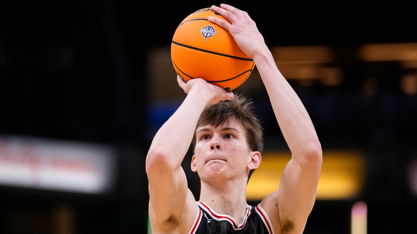 New coach Darian DeVries and an overhauled roster renew optimism in Indiana basketball | iNFOnews.ca