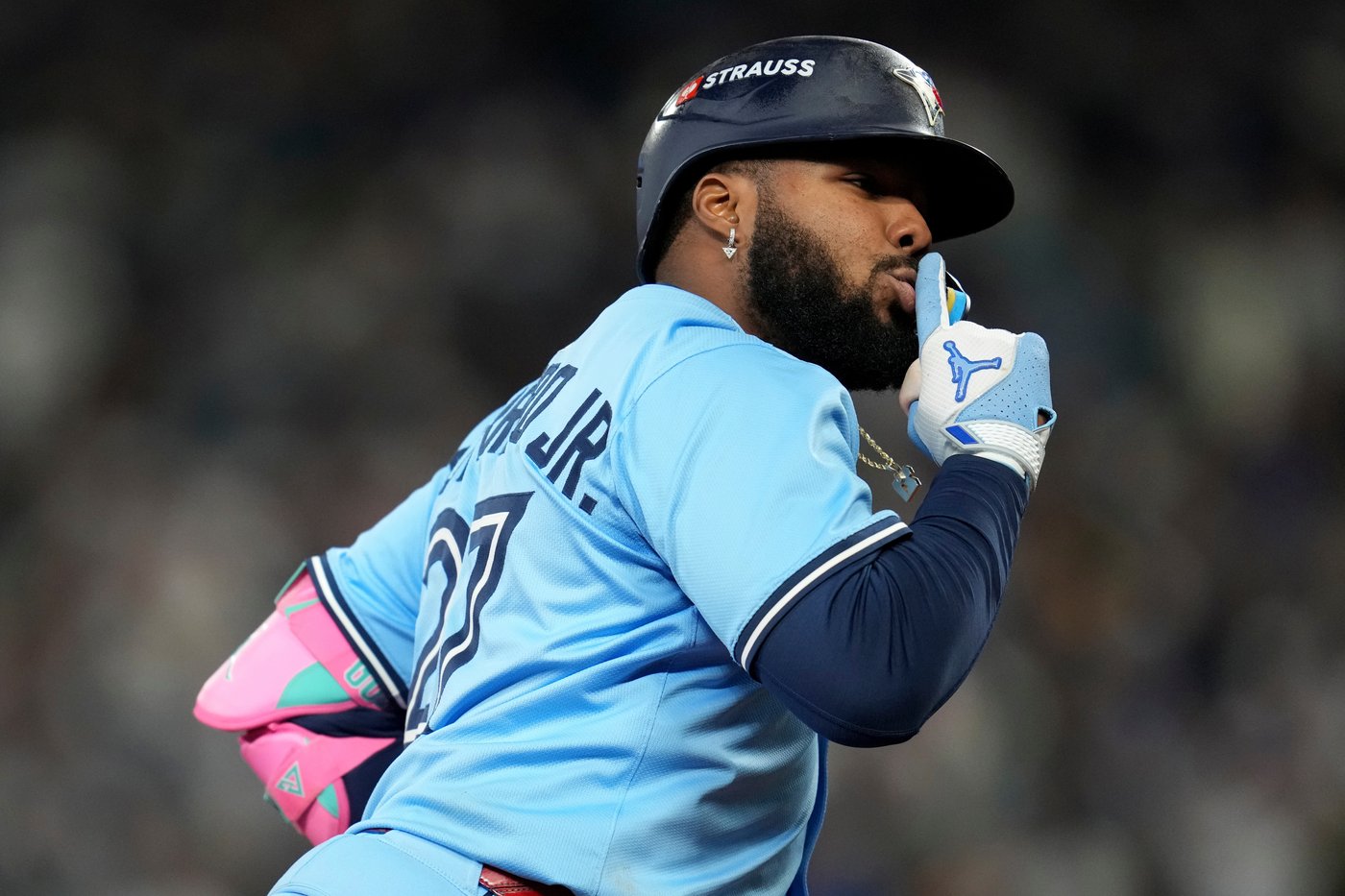 Photo Gallery: Blue Jays even ALCS with 8-2 win in Game 4 | iNFOnews.ca