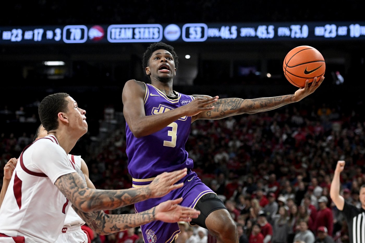 Freshman Meleek Thomas scores career-best 28 points as No. 18 Arkansas beats James Madison 103-74 | iNFOnews.ca
