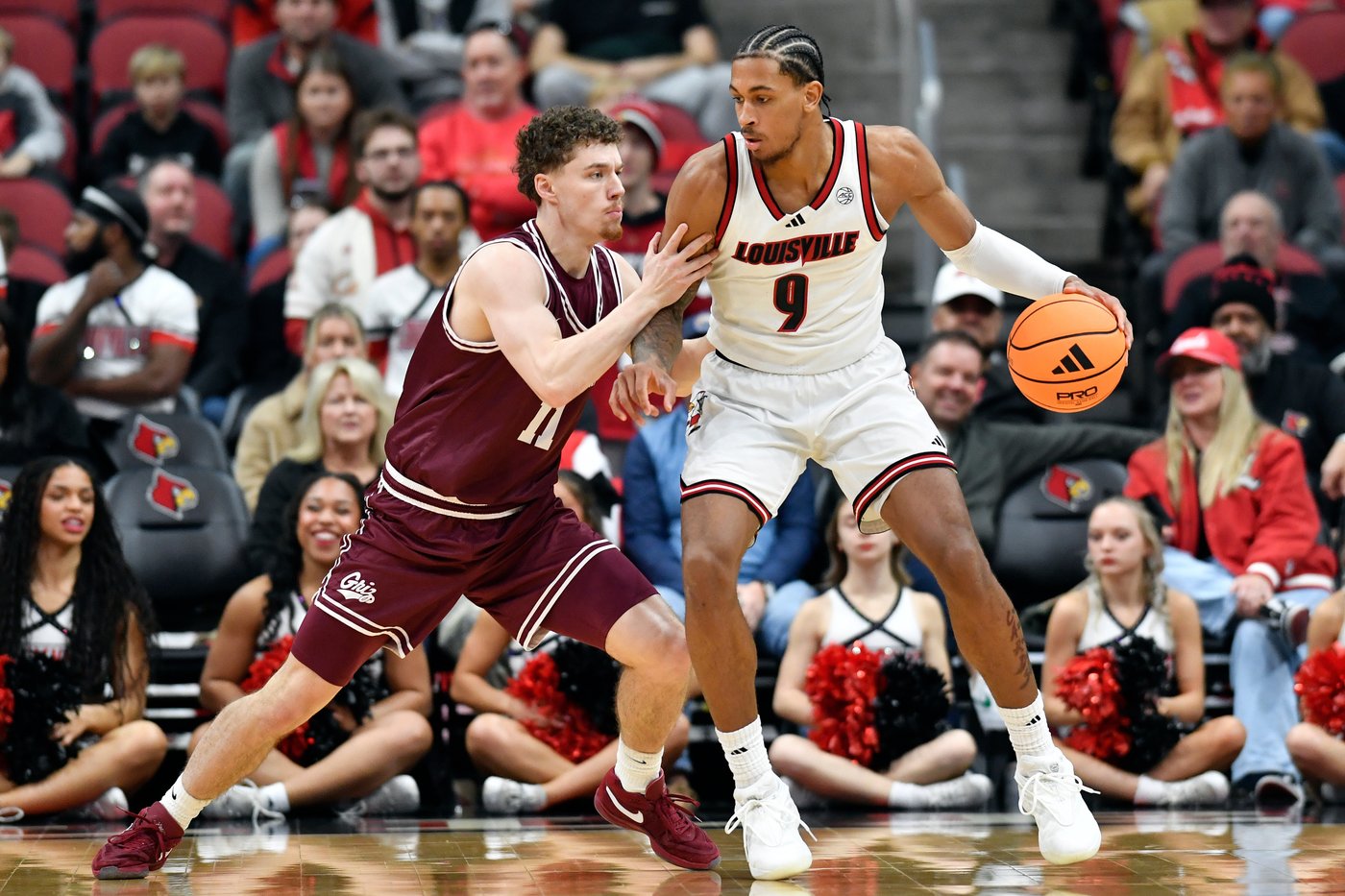 No. 11 Louisville rebounds from loss with 94-54 romp over Montana | iNFOnews.ca No. 11 Louisville rebounds from loss with 94-54 romp over Montana | iNFOnews.ca