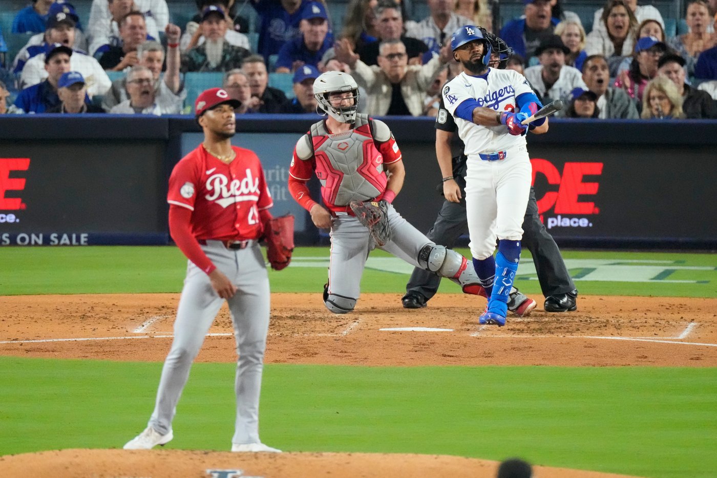 Ohtani and Hernández power Dodgers past Reds 10-5 with 2 homers each in Wild Card Series opener | iNFOnews.ca