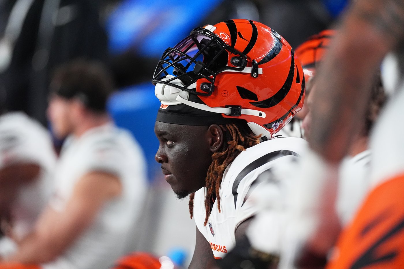 Surtain and Bonitto set the tone as Broncos' smothering defense leads to 28-3 win over Bengals | iNFOnews.ca