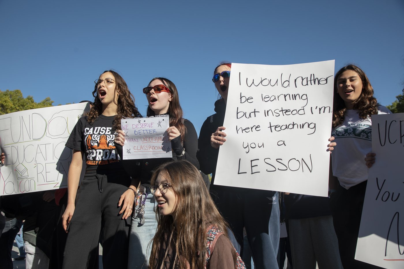 'A big mess': Expert, parents criticize Alberta tool kit for students during strike | iNFOnews.ca 'A big mess': Expert, parents criticize Alberta tool kit for students during strike | iNFOnews.ca