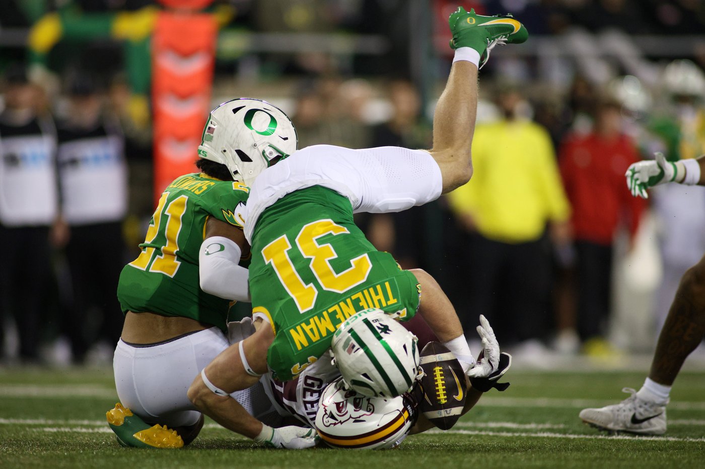 Dante Moore throws for 2 touchdowns and No. 7 Oregon routs Minnesota 42-13 | iNFOnews.ca Dante Moore throws for 2 touchdowns and No. 7 Oregon routs Minnesota 42-13 | iNFOnews.ca