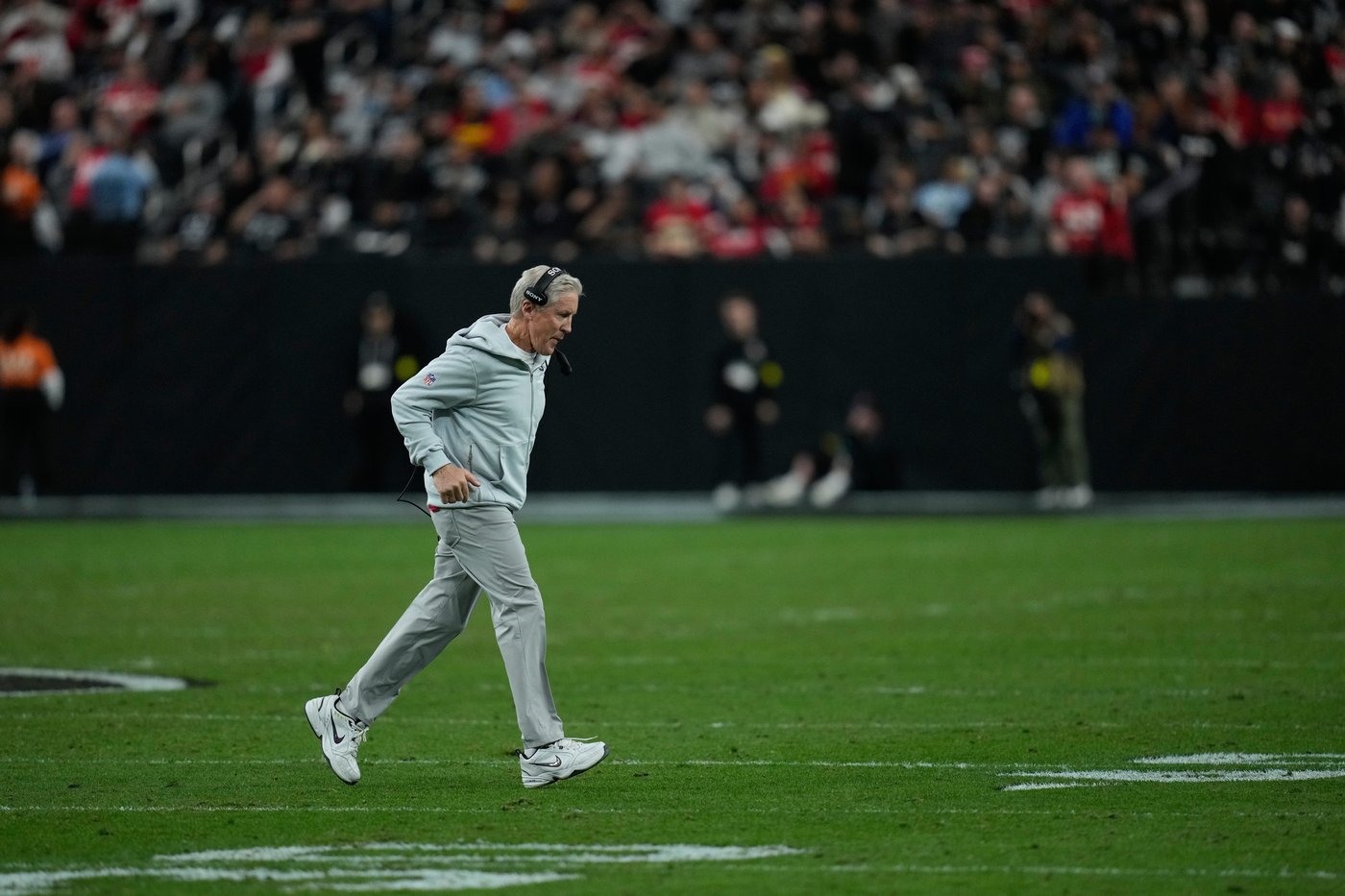Raiders fire Pete Carroll after 3-14 season and will look for a new coach for third straight year | iNFOnews.ca