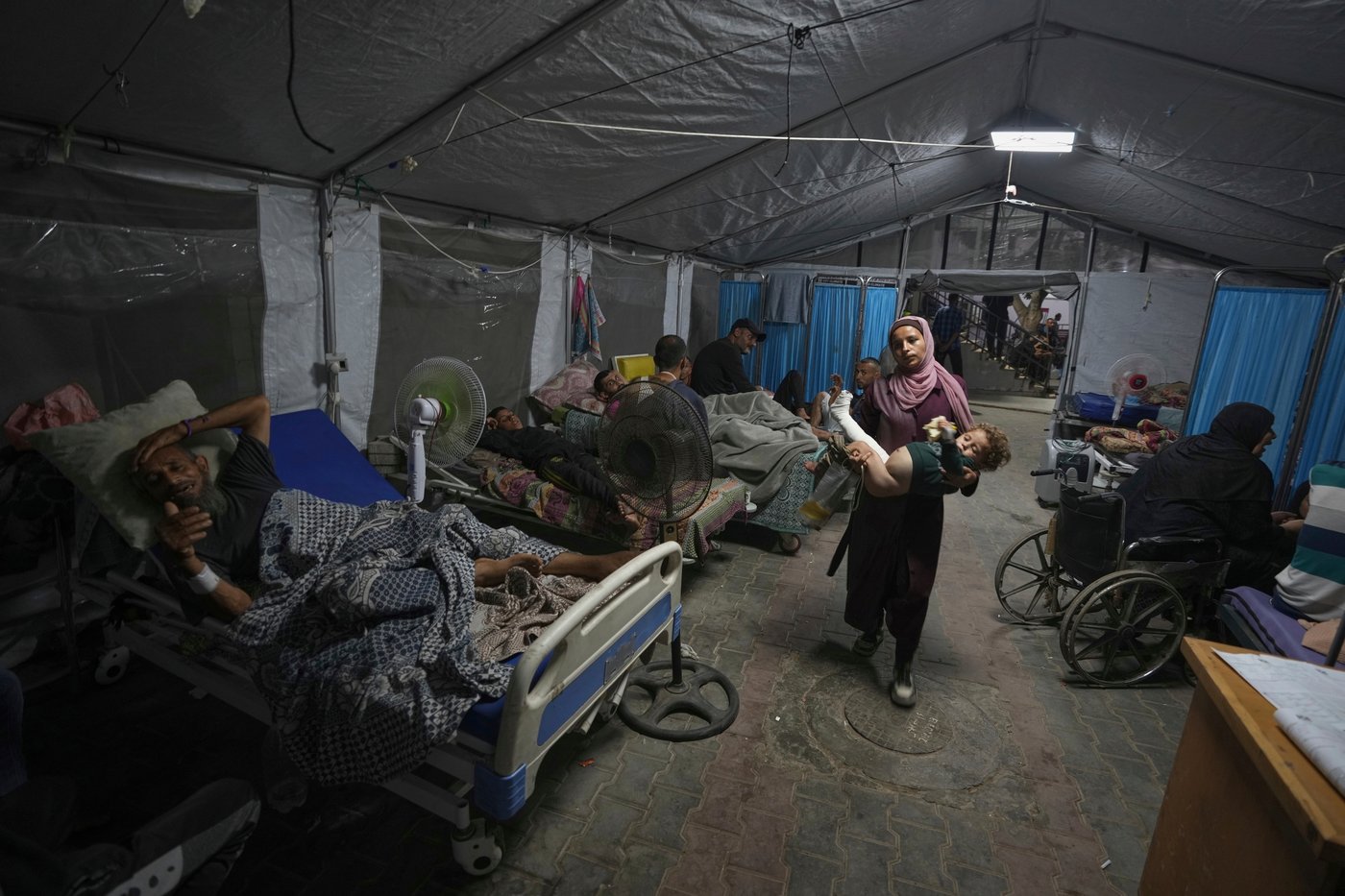 Photos from 2 years of war between Israel and Hamas bear witness to its horrors | iNFOnews.ca
