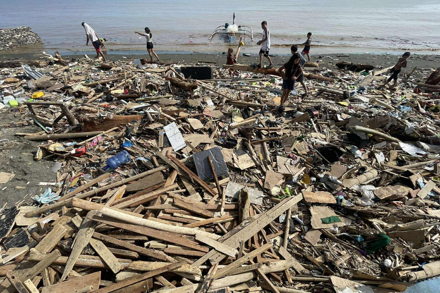 Typhoon Kalmaegi leaves 114 dead, 127 missing in Philippines, many in province recovering from quake | iNFOnews.ca Typhoon Kalmaegi leaves 114 dead, 127 missing in Philippines, many in province recovering from quake | iNFOnews.ca