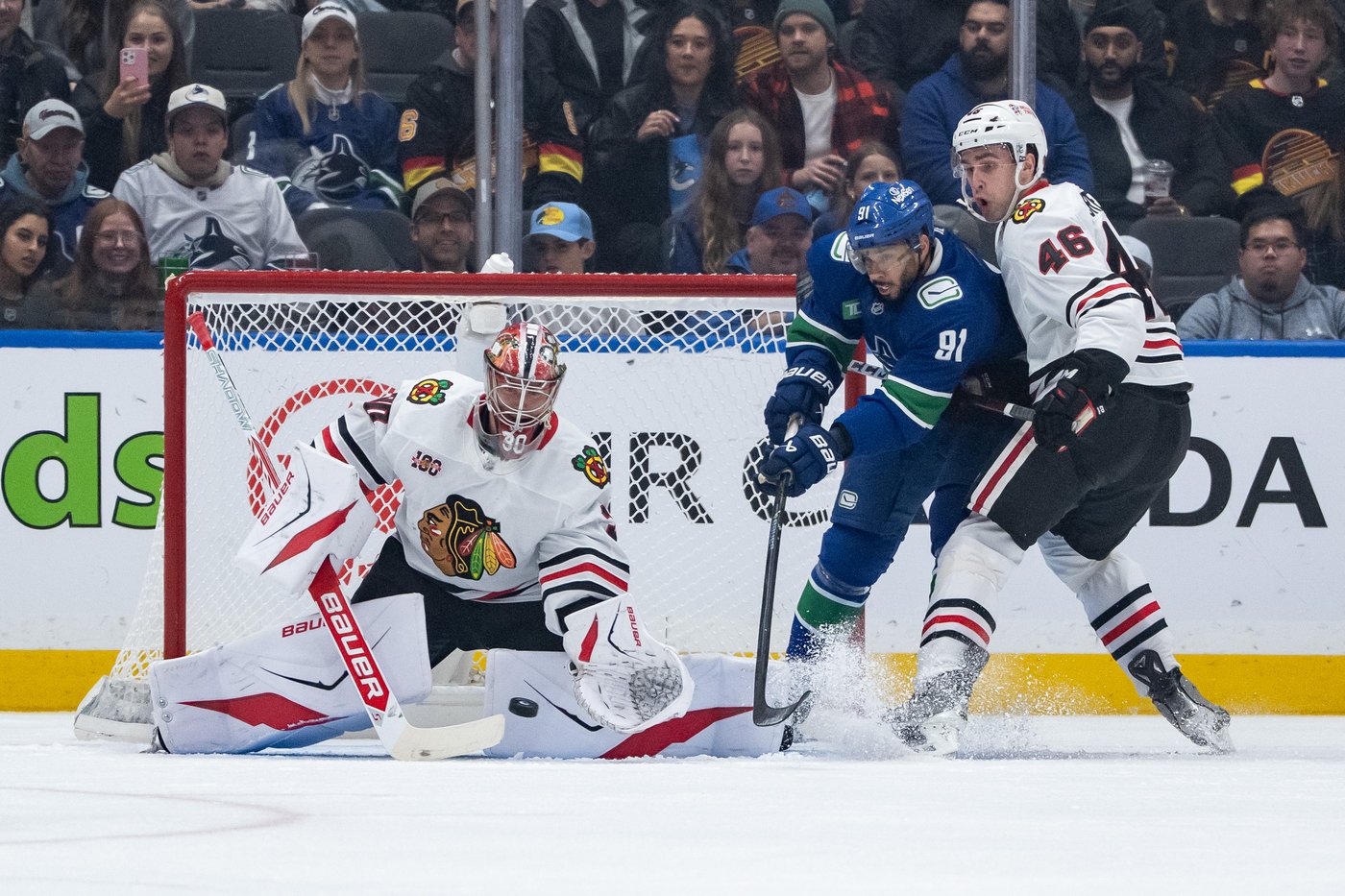 Fatigue, frustration trouble Vancouver Canucks in 5-2 loss to Chicago Blackhawks | iNFOnews.ca