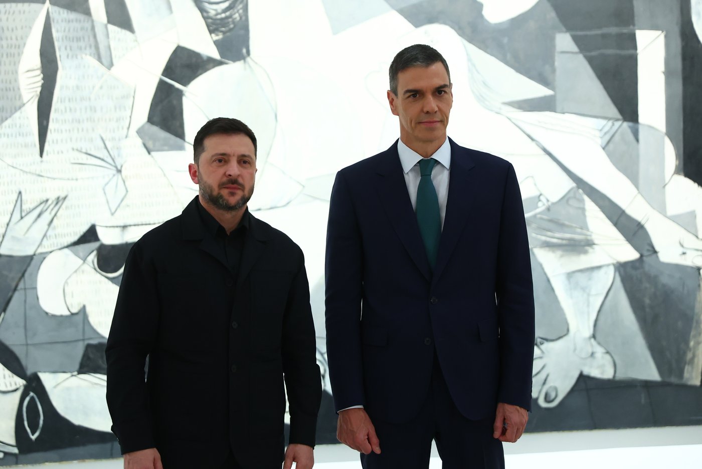 Zelenskyy visits Picasso's 'Guernica' painting after drawing parallel to Ukraine's bombing | iNFOnews.ca