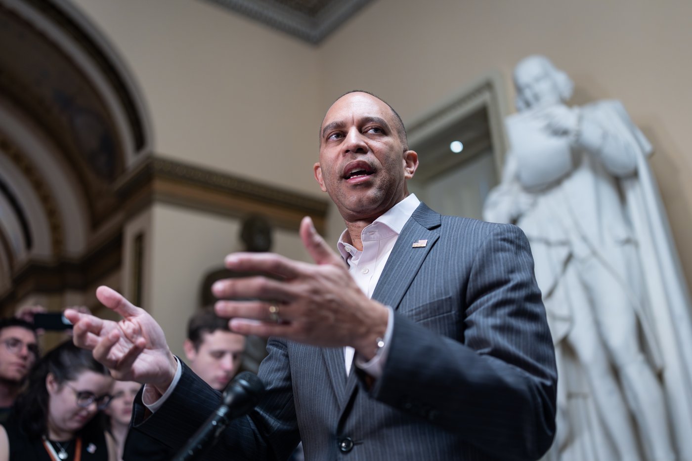 Pressure builds on Congress to end the shutdown, but a quick breakthrough appears unlikely | iNFOnews.ca Pressure builds on Congress to end the shutdown, but a quick breakthrough appears unlikely | iNFOnews.ca