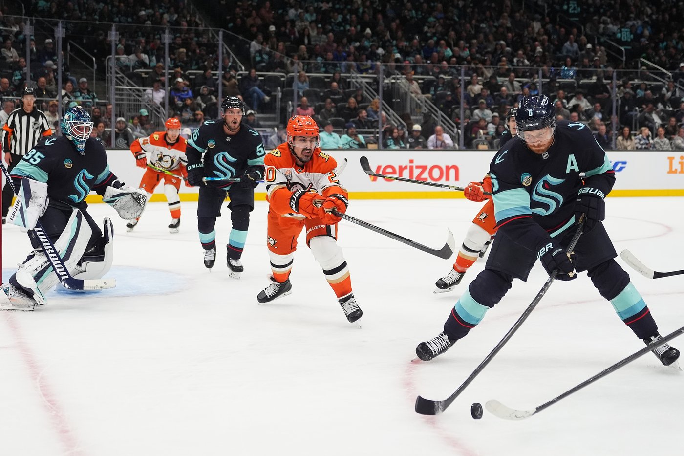 Marchment scores in Seattle debut as Kraken win season opener for first time | iNFOnews.ca Marchment scores in Seattle debut as Kraken win season opener for first time | iNFOnews.ca