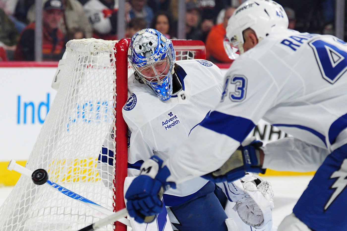 Kucherov scores on 1st 2 shots, Lightning beat Flyers 7-2 for 9th straight win | iNFOnews.ca