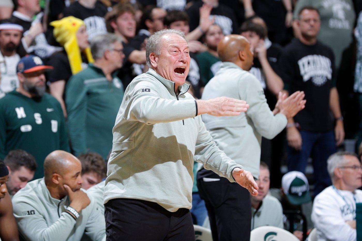 Ex-Michigan State star Paul Davis apologizes for verbally abusing ref and getting kicked out of seat | iNFOnews.ca