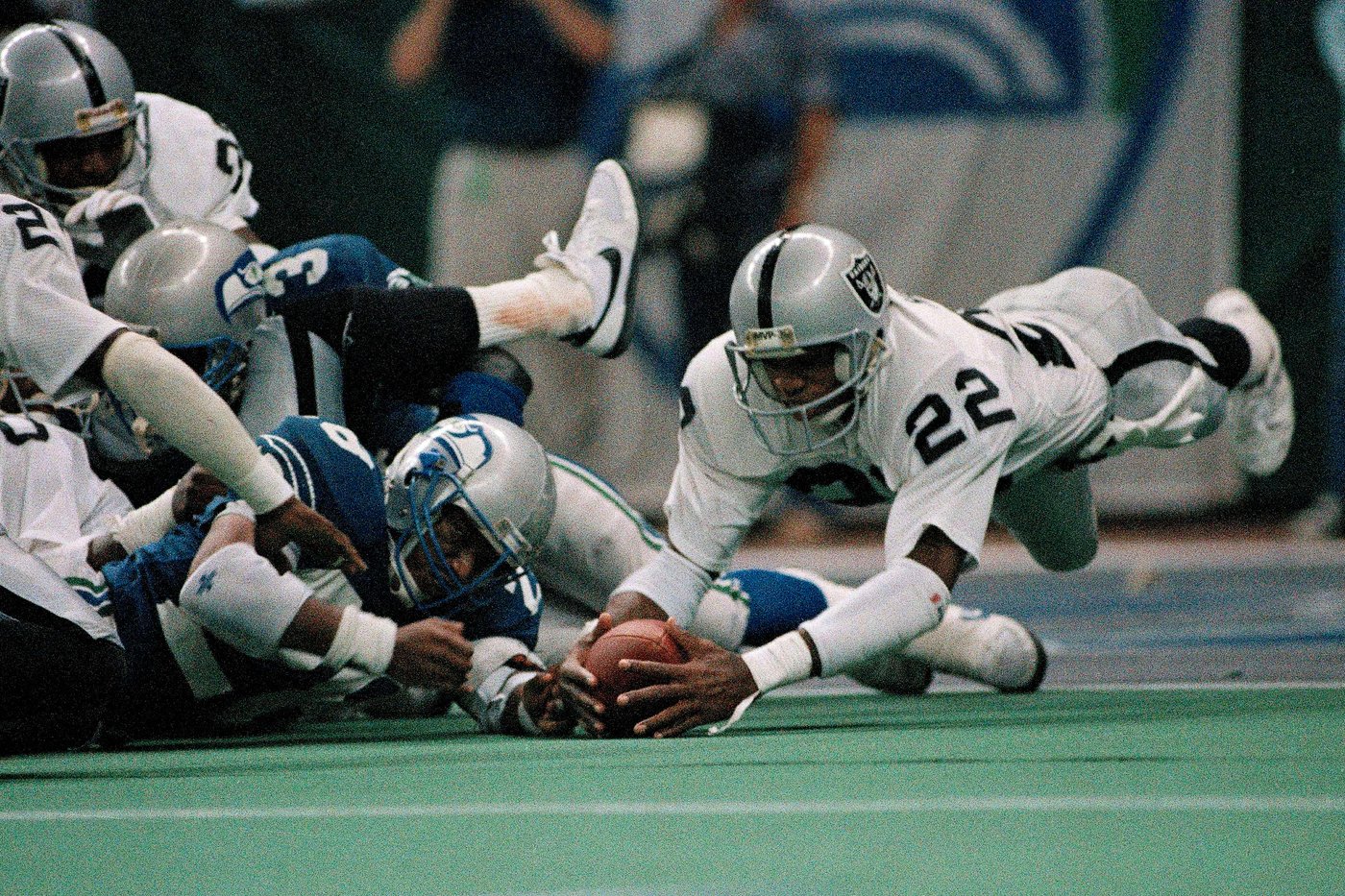 From Fred Dean to Christian McCaffrey: How midseason trades reshaped NFL history | iNFOnews.ca From Fred Dean to Christian McCaffrey: How midseason trades reshaped NFL history | iNFOnews.ca