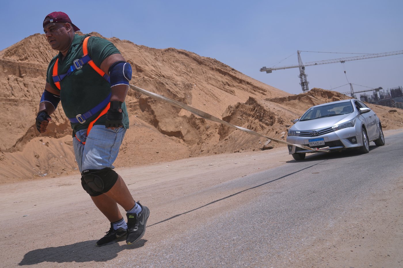 Photos of Egypt’s ‘strongman’ pulling ships, trains and cars in jaw-dropping feats | iNFOnews.ca