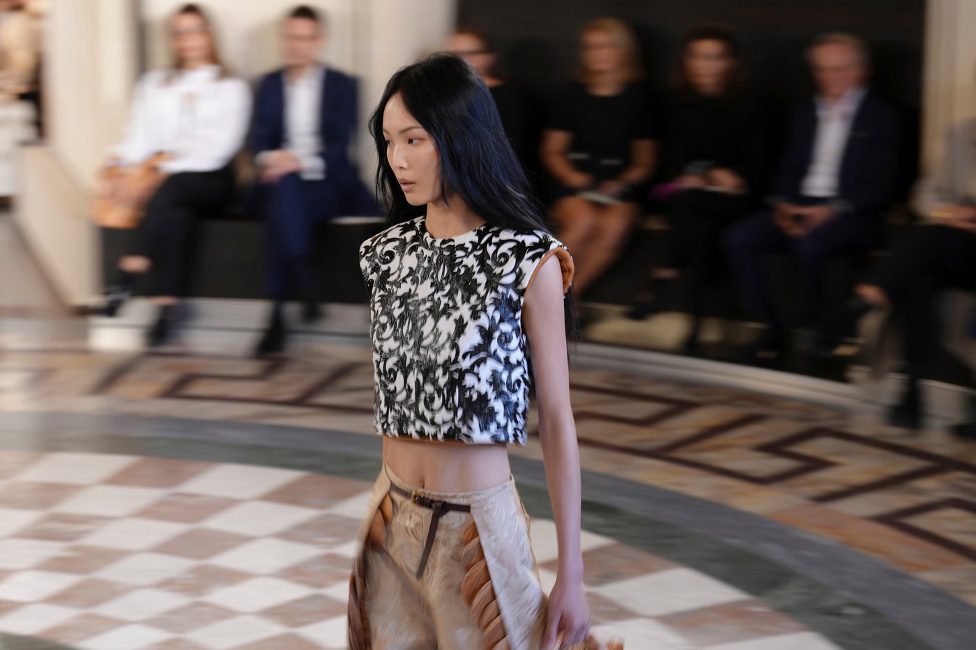 At Vuitton, the Louvre is a stage for stars, spectacle and Paris Fashion Week's moving masterpiece | iNFOnews.ca