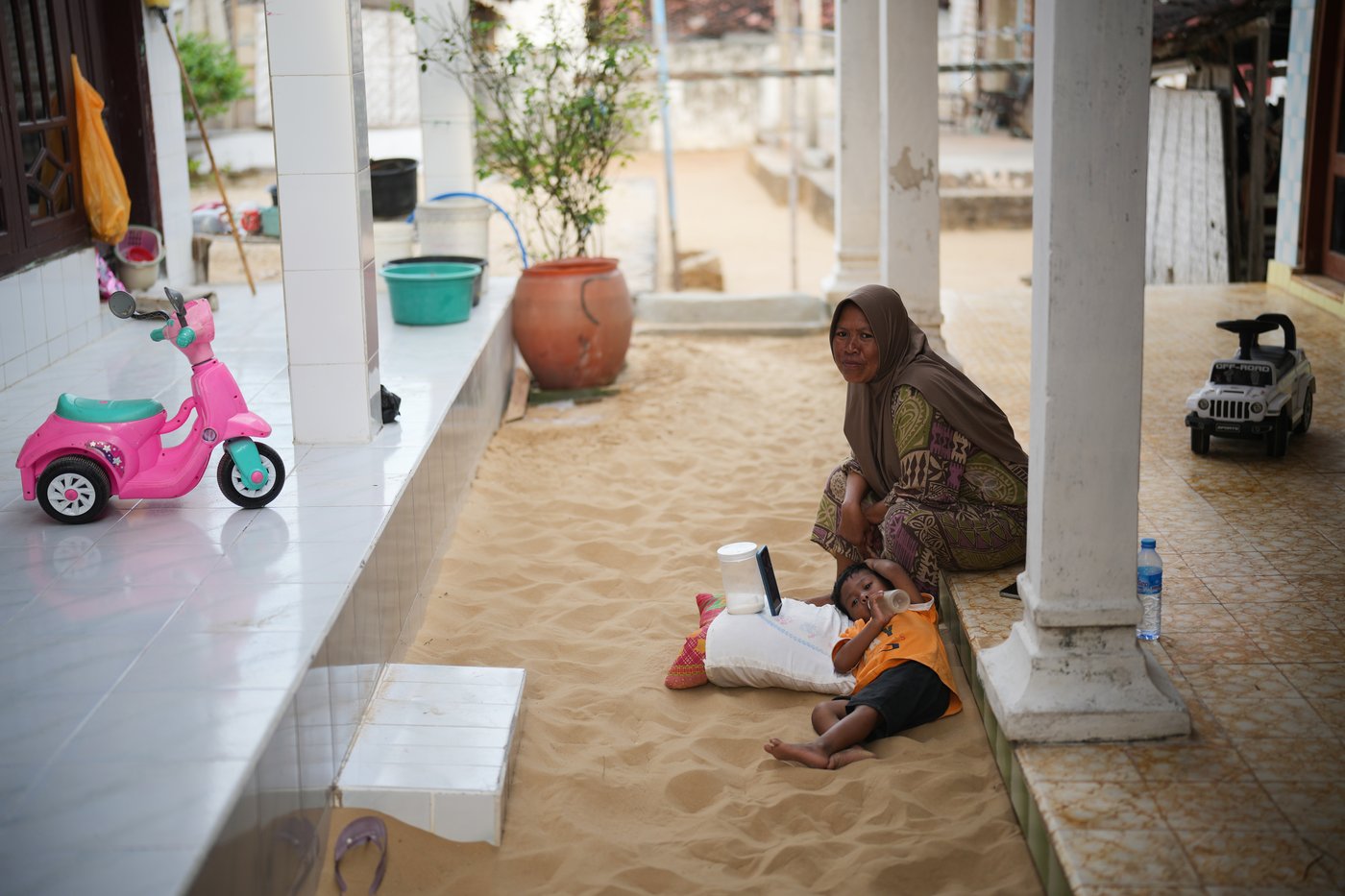 PHOTO ESSAY: Indonesia’s village keeps tradition of life on sand | iNFOnews.ca