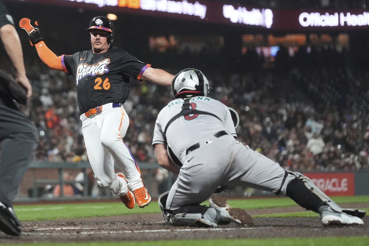 Willy Adames hits three-run homer as Giants beat D-backs 5-3, gain ground on Mets in wild-card chase | iNFOnews.ca