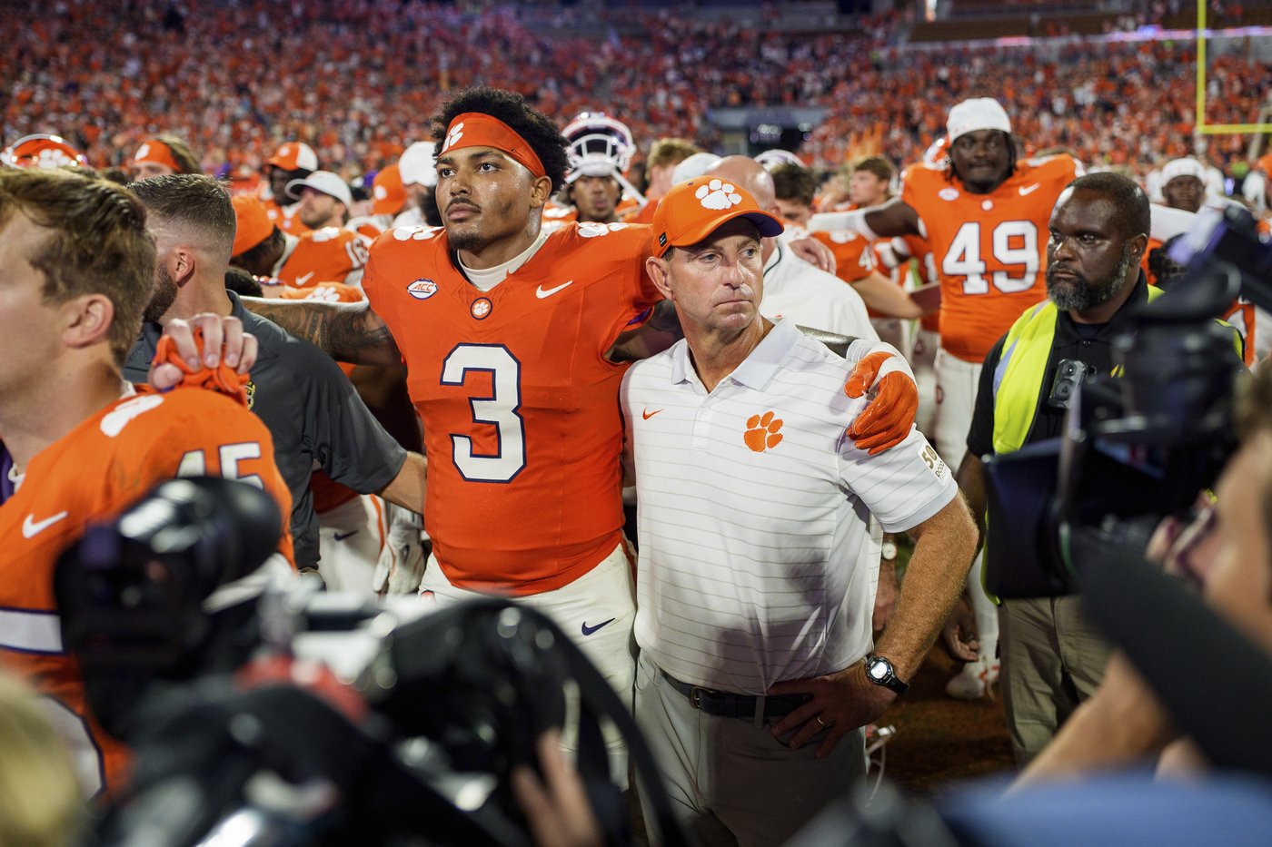Swinney challenges critics to bring on the hate as No. 8 Clemson looks to bounce back against Troy | iNFOnews.ca