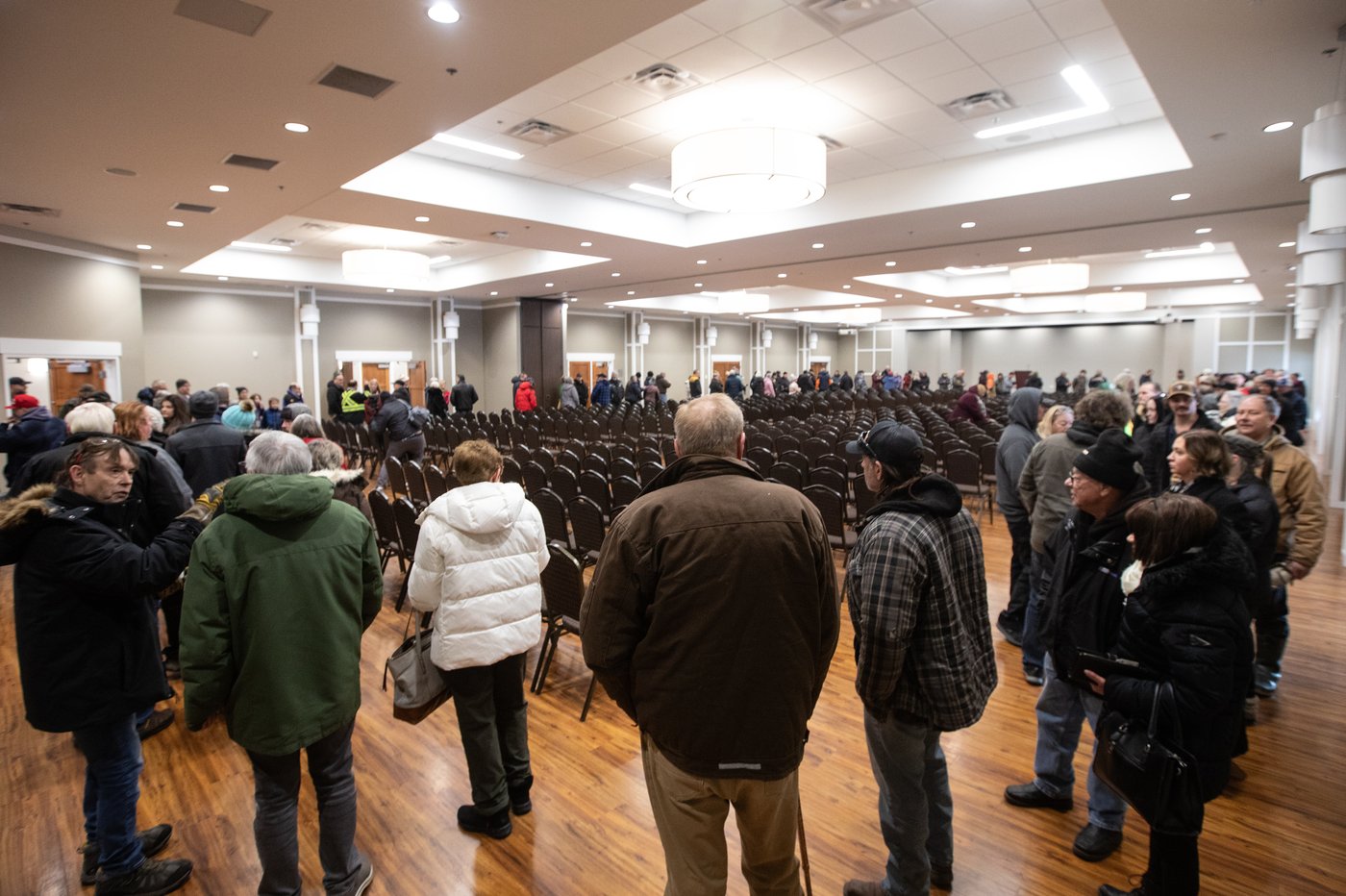 Hundreds line up near Edmonton to sign petition calling for vote on separation | iNFOnews.ca