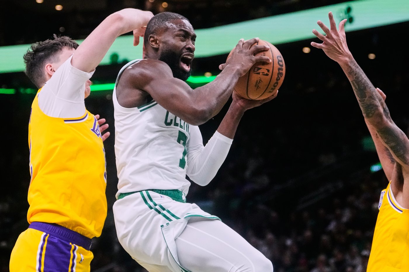 Brown scores 30 points, Celtics cruise to 126-105 win over Lakers team missing James, Doncic | iNFOnews.ca