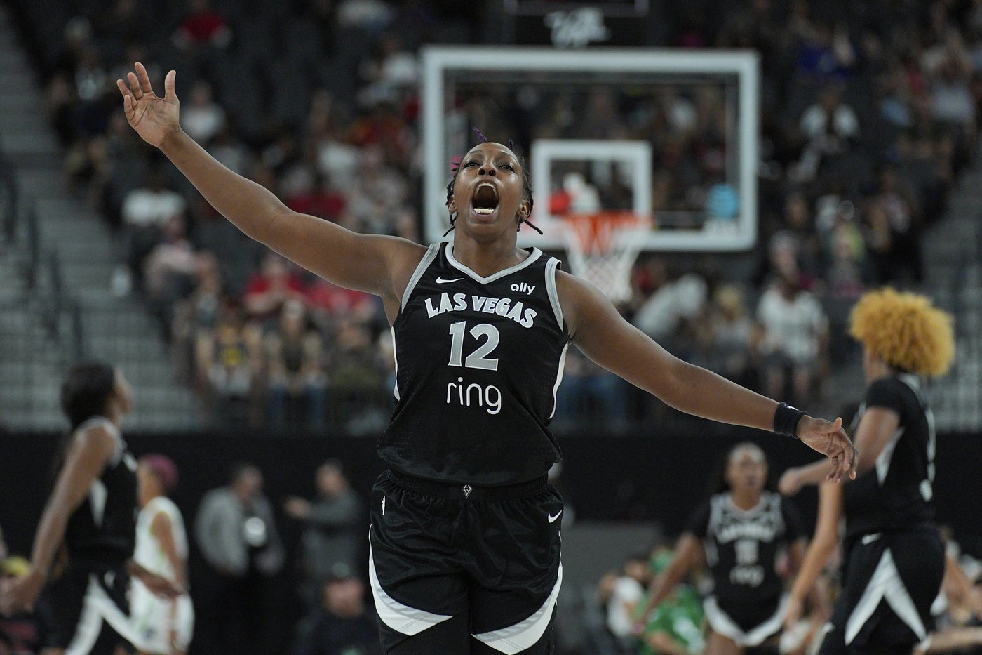 A'ja Wilson scores 31, Aces moves into a second-place tie in WNBA standings with win over Lynx | iNFOnews.ca