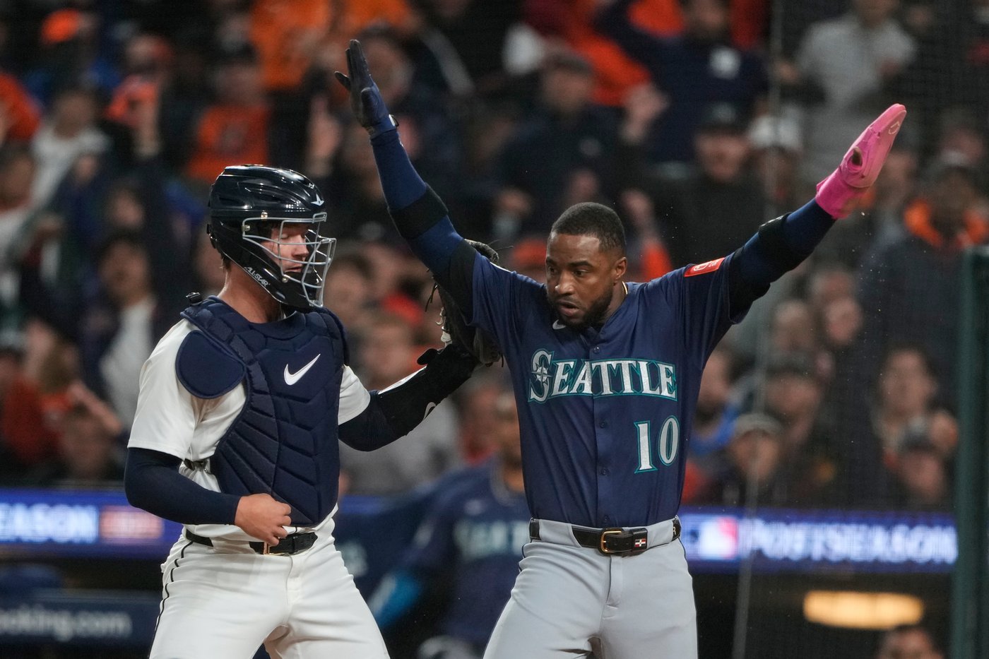 Raleigh, Suarez, Crawford homer and Mariners top Tigers 8-4 for a 2-1 lead in the AL Division Series | iNFOnews.ca