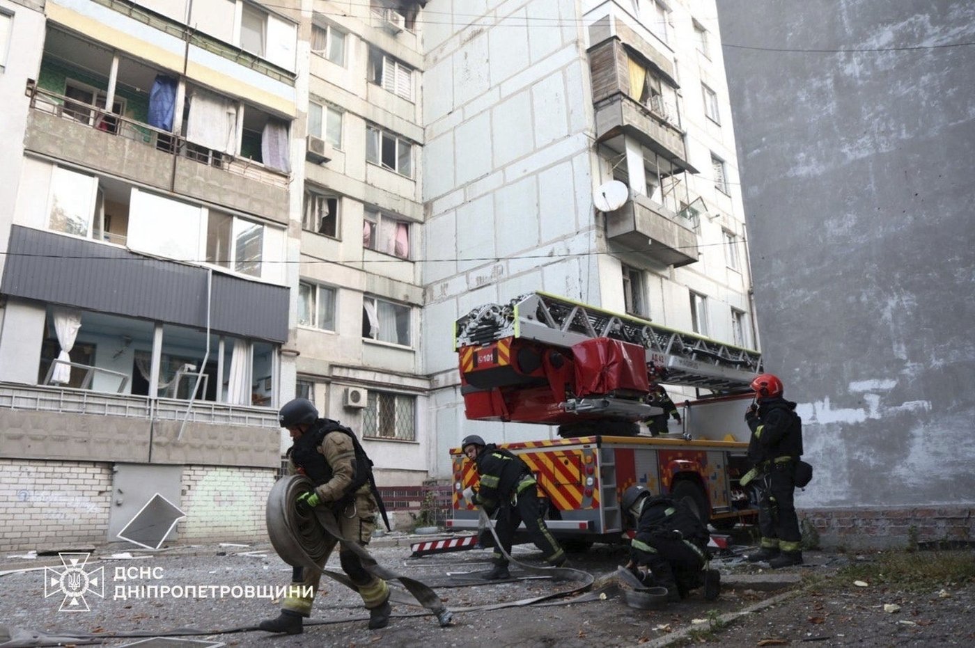 Russia launches a large-scale attack on Ukraine, killing 3 and wounding dozens | iNFOnews.ca Russia launches a large-scale attack on Ukraine, killing 3 and wounding dozens | iNFOnews.ca