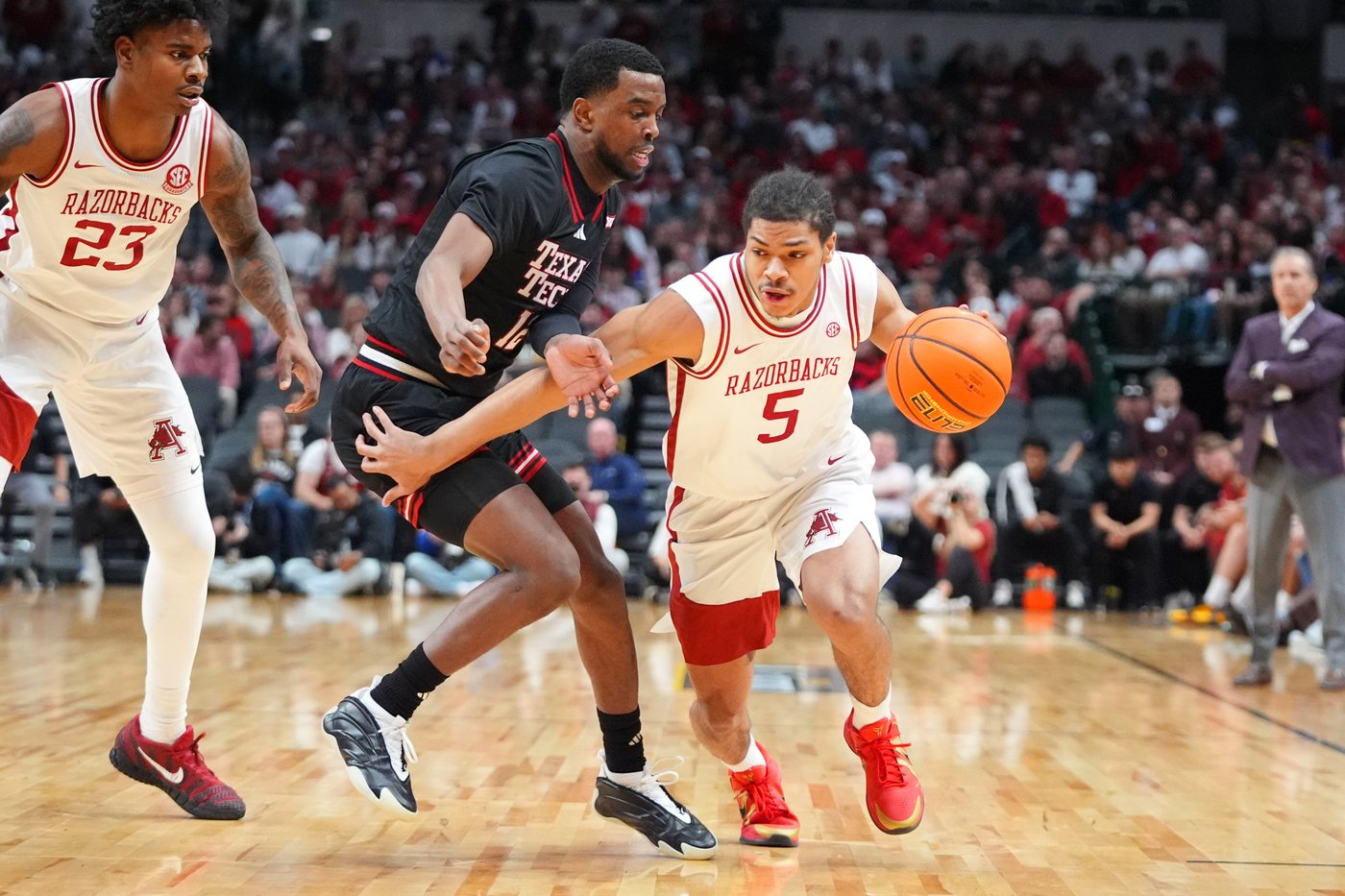 Brazile leads No. 17 Arkansas to 93-86 win over No. 16 Texas Tech in rematch of Sweet 16 game | iNFOnews.ca Brazile leads No. 17 Arkansas to 93-86 win over No. 16 Texas Tech in rematch of Sweet 16 game | iNFOnews.ca