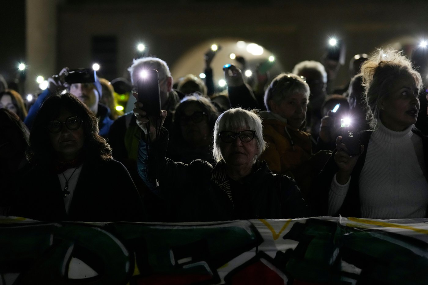 Photos show widespread protests after Israeli forces intercept Gaza-bound flotilla | iNFOnews.ca