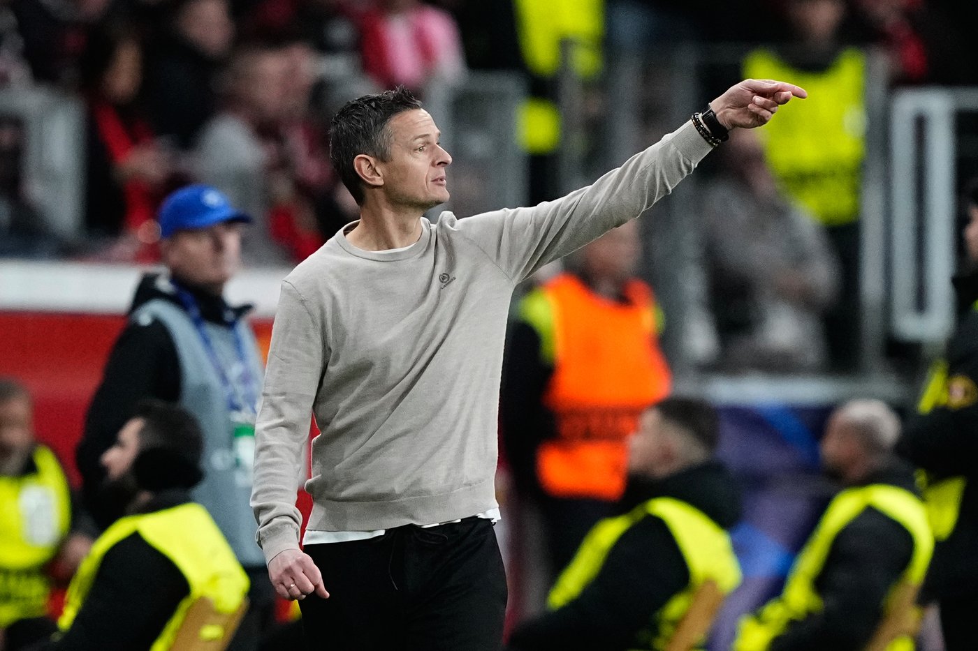 Leverkusen coach Hjulmand misses Newcastle game on short notice for personal reasons | iNFOnews.ca Leverkusen coach Hjulmand misses Newcastle game on short notice for personal reasons | iNFOnews.ca