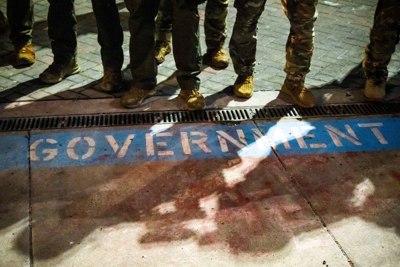 Photos of the mixed reactions to Trump's bid to deploy troops to more US cities | iNFOnews.ca