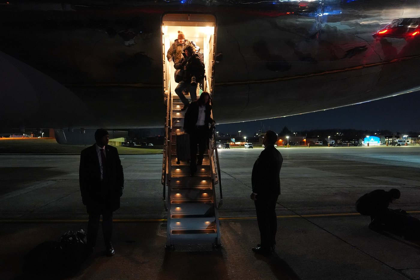 Air Force One returns to Washington area due to minor electrical issue, White House says | iNFOnews.ca