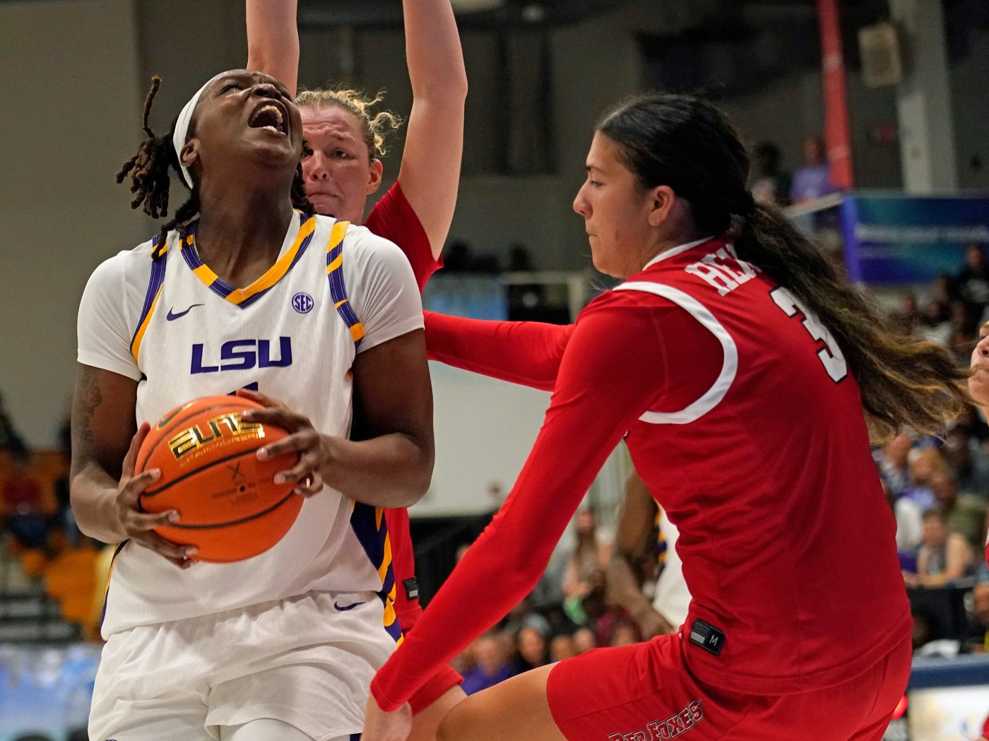 LSU's Mulkey leads No. 5 Tigers to NCAA-record 7th straight 100-point game at Paradise Jam tourney | iNFOnews.ca