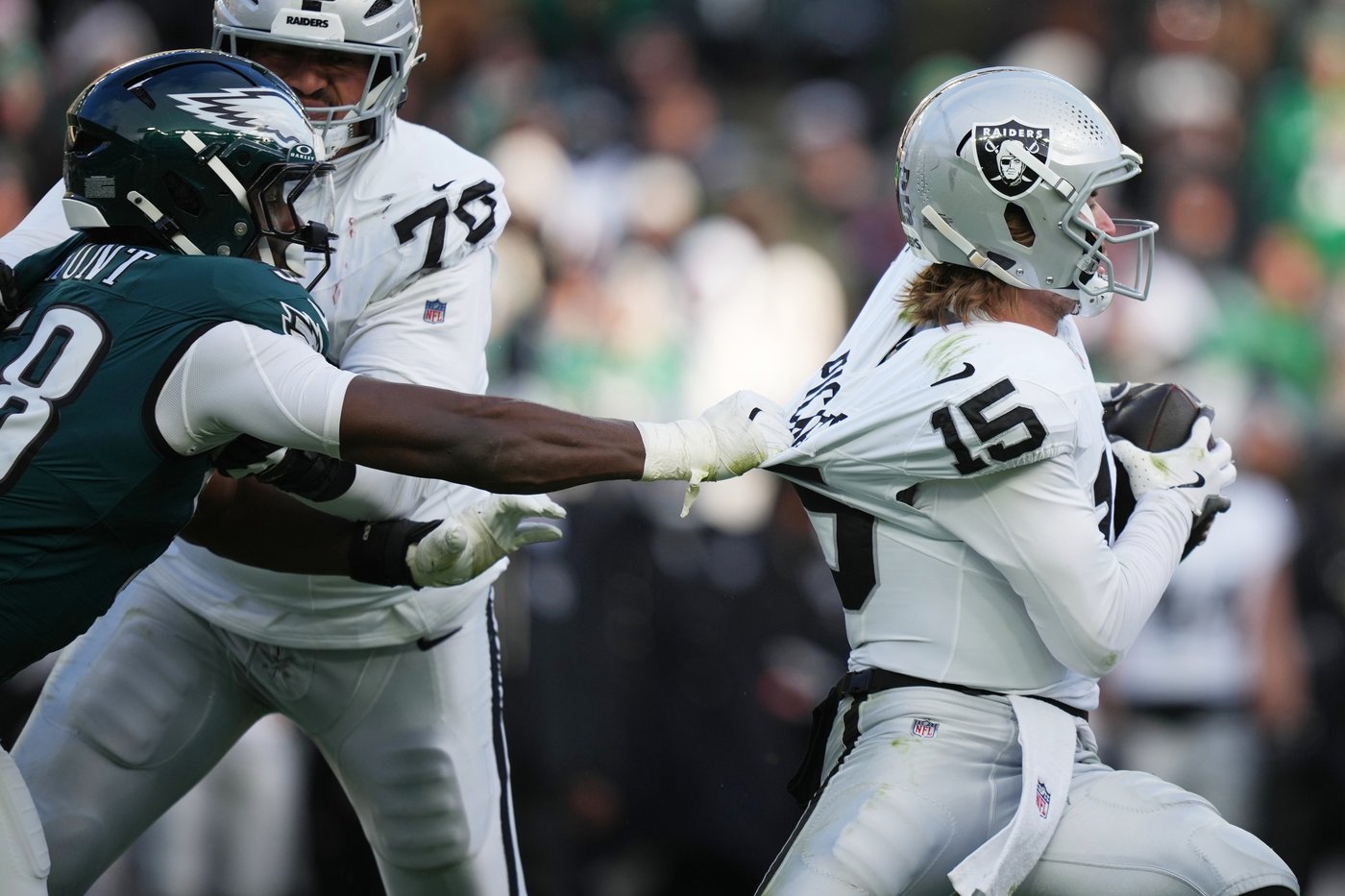 Jalen Hurts rebounds with 3 TD passes as Eagles snap losing streak in 31-0 rout of Raiders | iNFOnews.ca Jalen Hurts rebounds with 3 TD passes as Eagles snap losing streak in 31-0 rout of Raiders | iNFOnews.ca